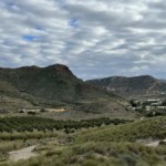 Collines autour d'Albaricoques et derrière.... la mer